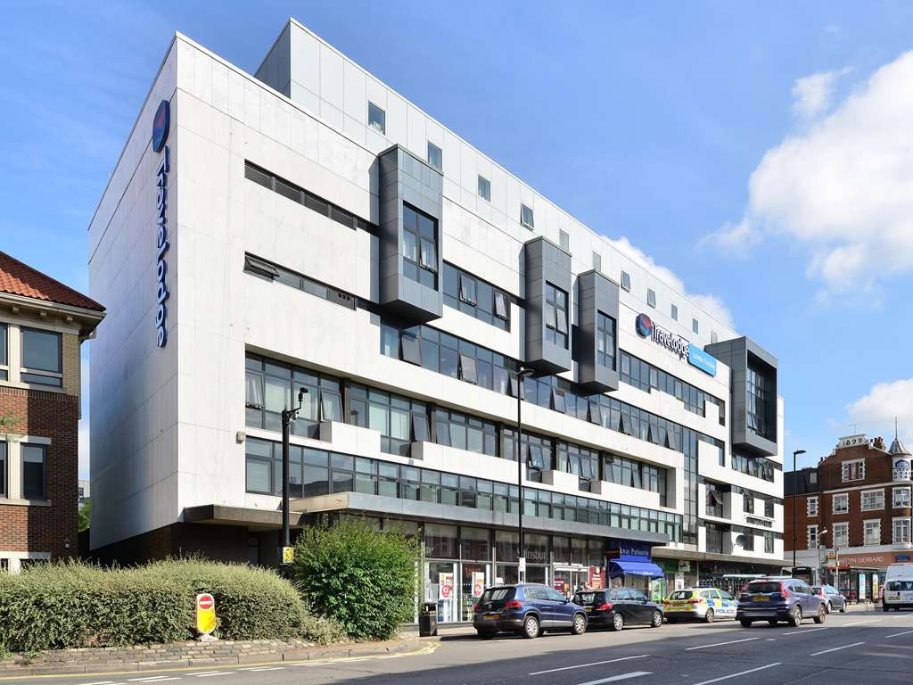 Travelodge London Finchley Buitenkant foto